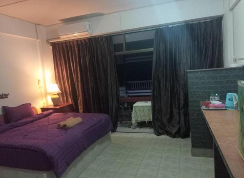 Pluemchai Guesthouse Jomtien Beach Exterior photo
