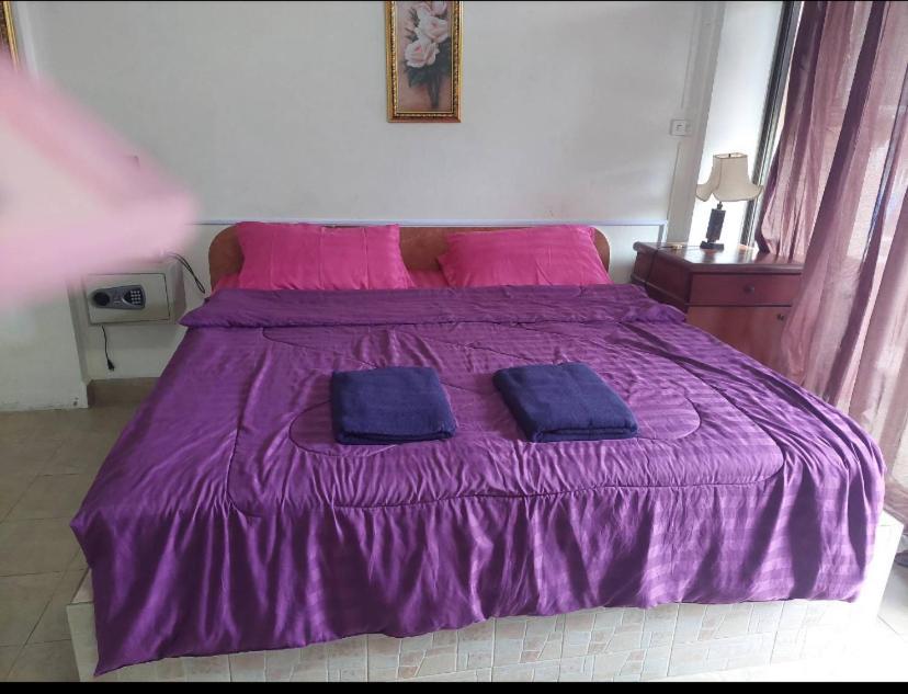 Pluemchai Guesthouse Jomtien Beach Exterior photo