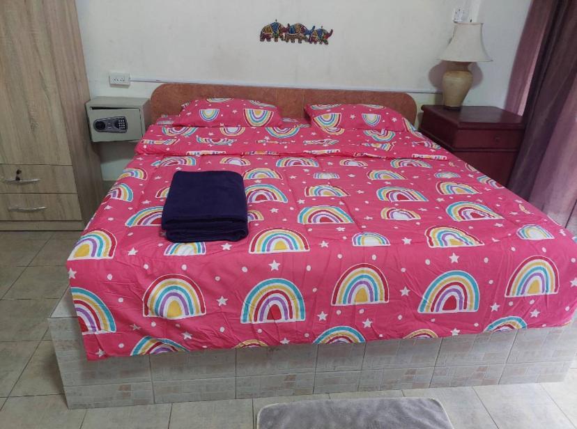 Pluemchai Guesthouse Jomtien Beach Exterior photo