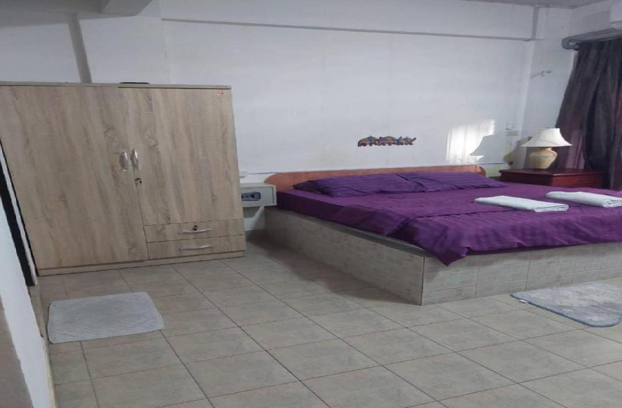 Pluemchai Guesthouse Jomtien Beach Exterior photo