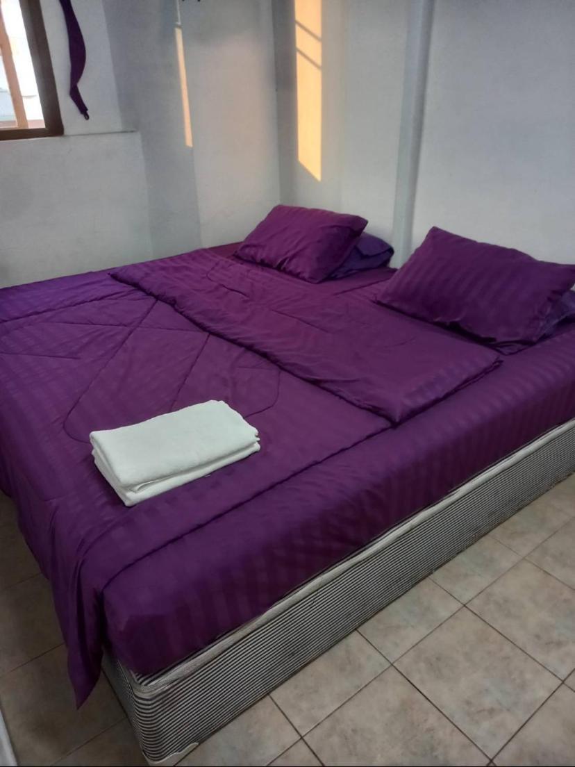 Pluemchai Guesthouse Jomtien Beach Exterior photo