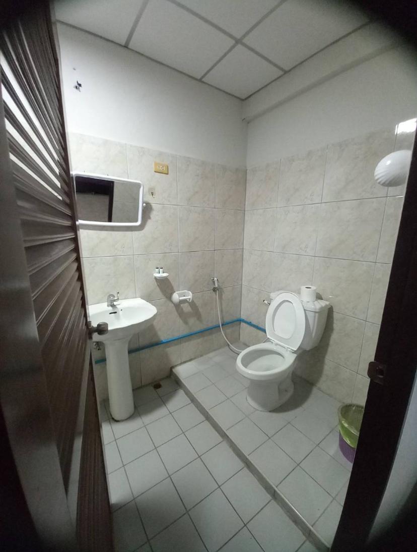 Pluemchai Guesthouse Jomtien Beach Exterior photo